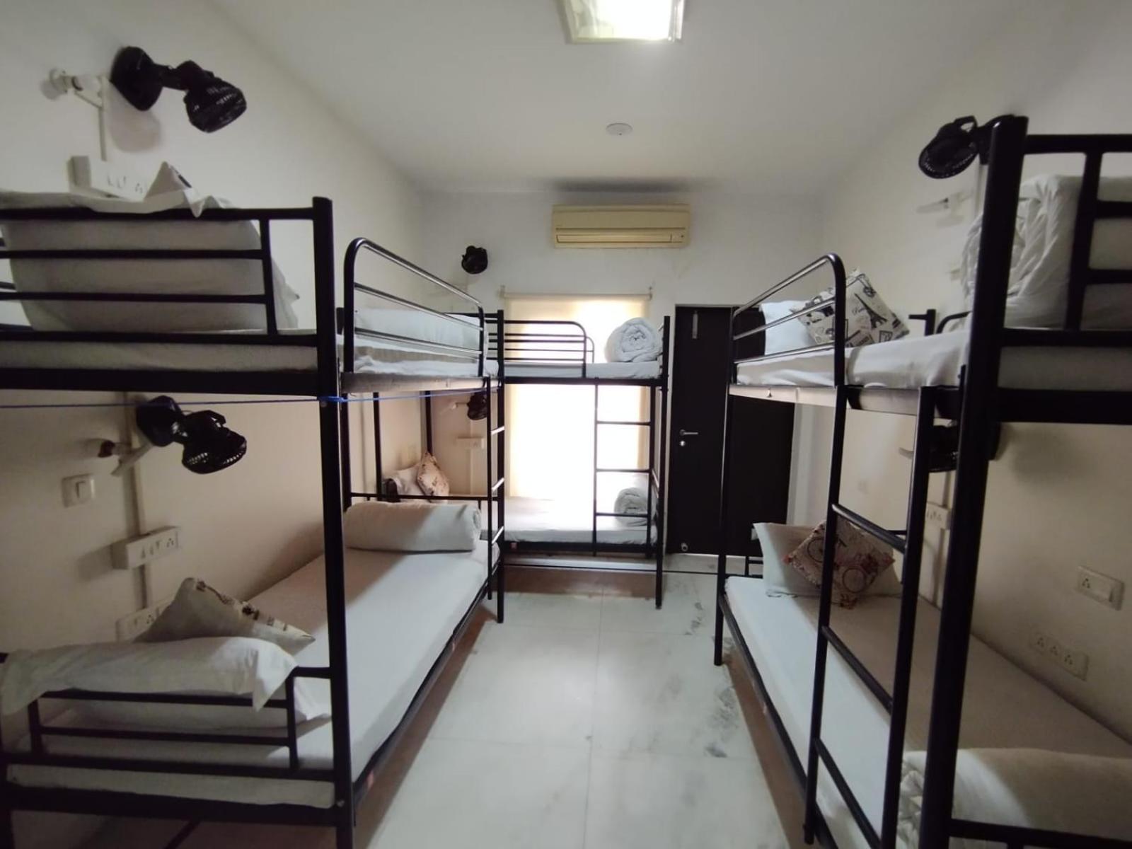 A Sleepy Fox Hostel New Delhi Luaran gambar